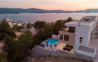 Дом - Komarna (Klek)