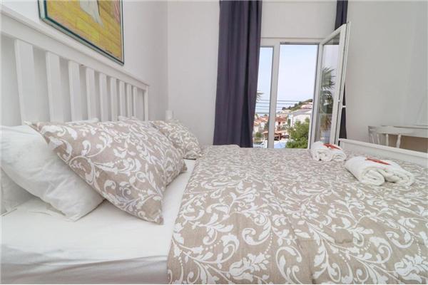 House K1, for 8 persons