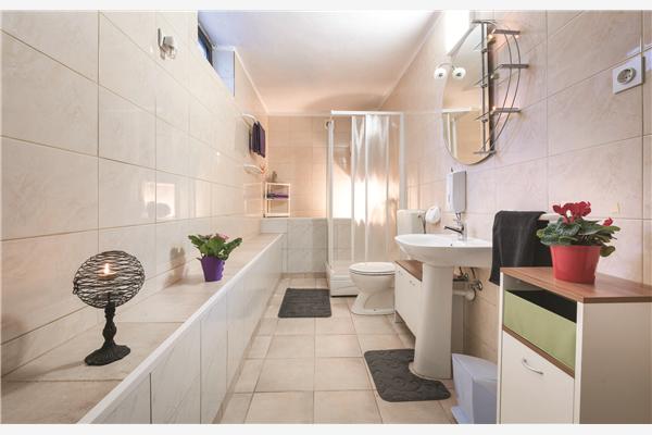 Apartment A1, for 7 persons