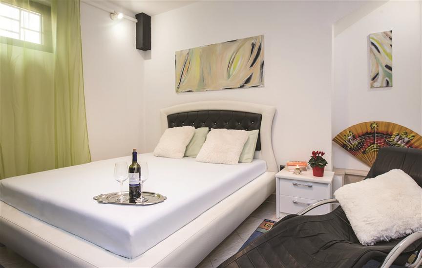 Apartment A1, for 7 persons