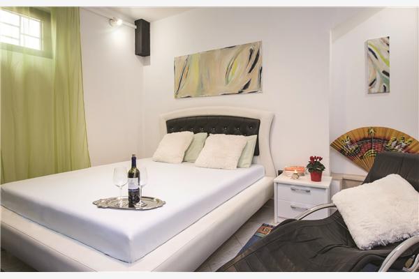 Apartment A1, for 7 persons