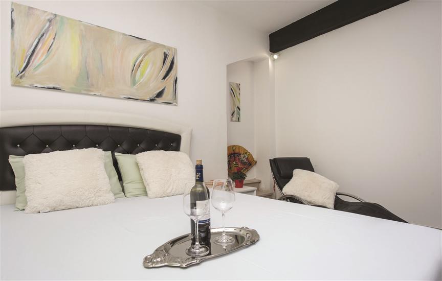 Apartment A1, for 7 persons