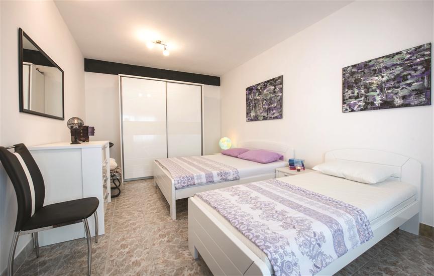 Apartment A1, for 7 persons