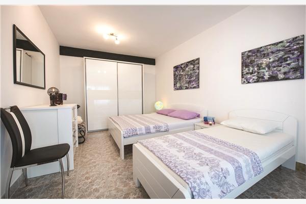 Apartment A1, for 7 persons