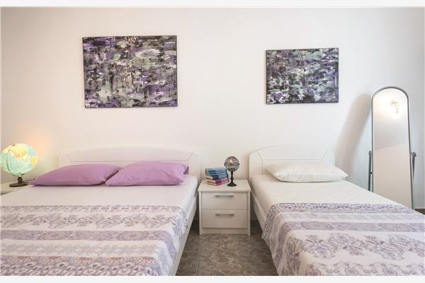 Apartment A1, for 7 persons