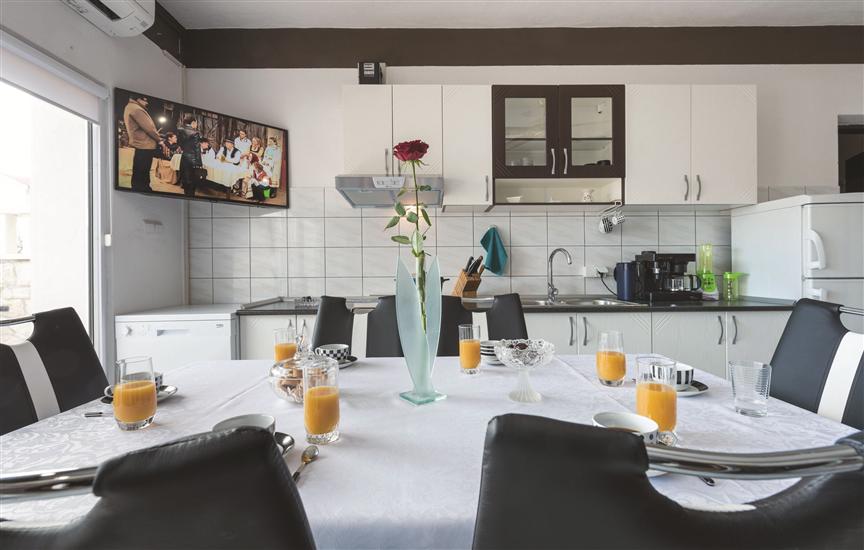 Apartment A1, for 7 persons
