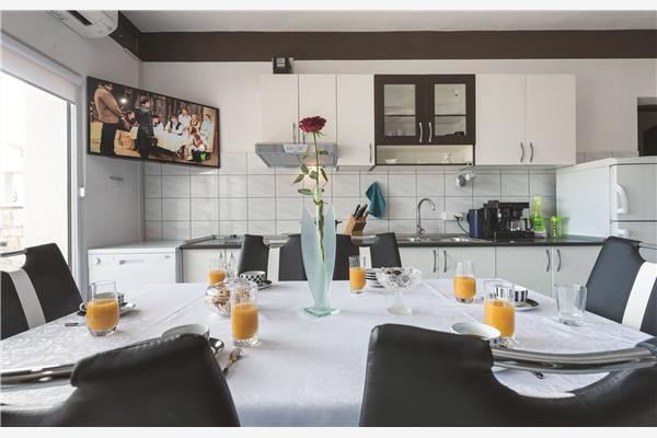 Apartment A1, for 7 persons