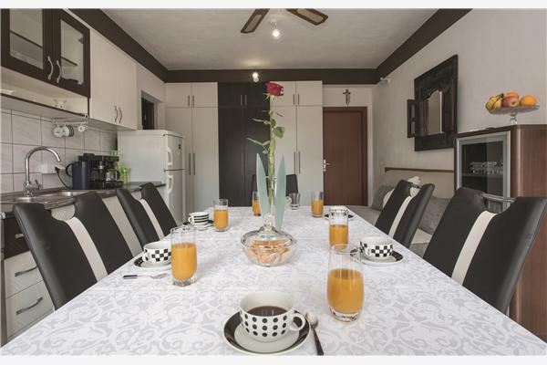 Apartment A1, for 7 persons