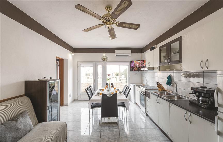 Apartment A1, for 7 persons