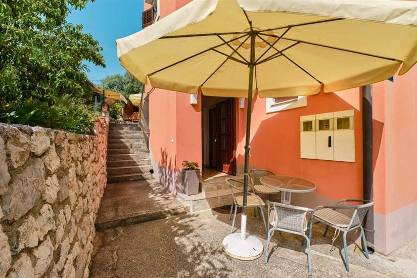 Apartment A4, for 3 persons