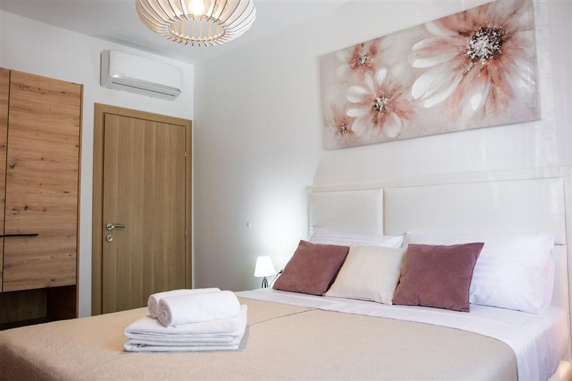 House K1, for 8 persons