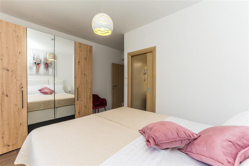 House K1, for 8 persons