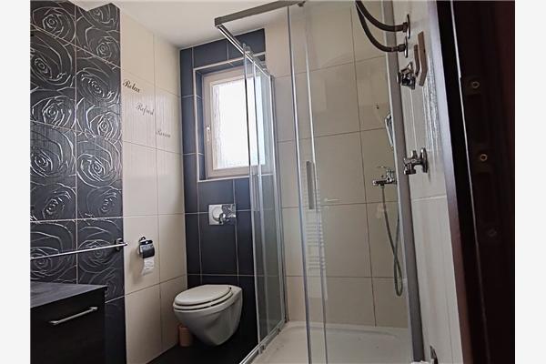 Apartman A4, na 5 osebe