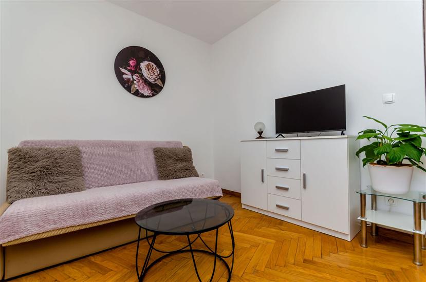 Apartment A4, for 6 persons