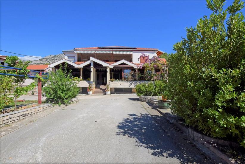 Apartments and Room Adriana