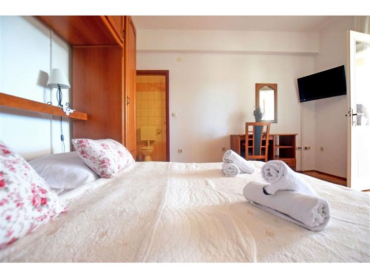 Room S2, for 2 persons