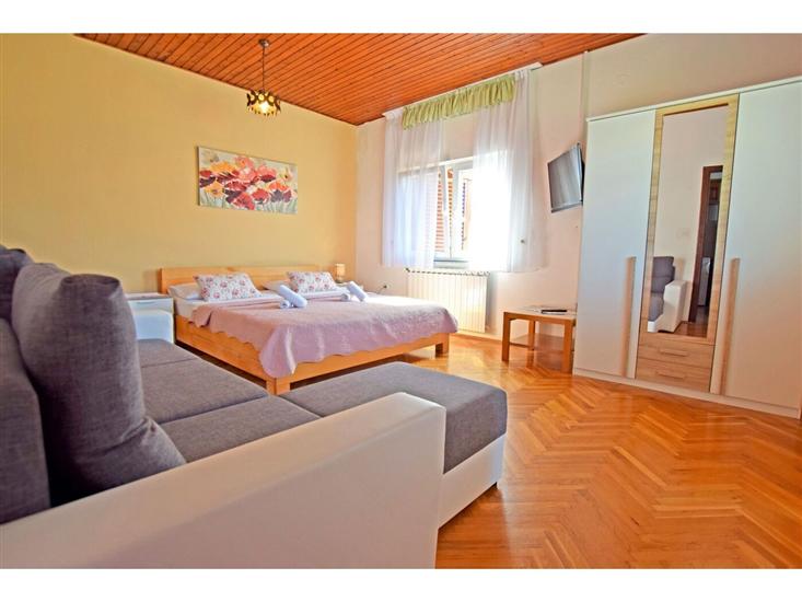 Apartment A5, for 3 persons