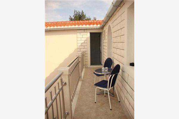 Room S1, for 2 persons