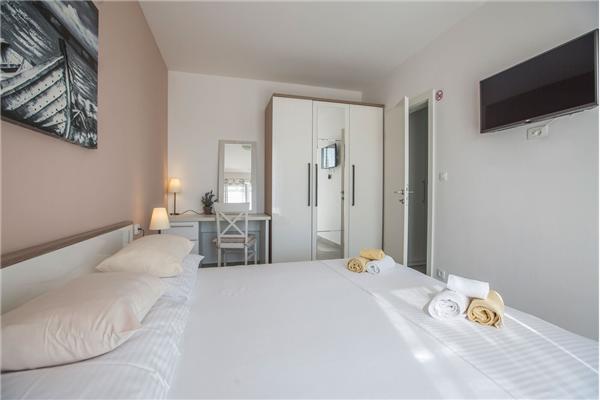 House K1, for 10 persons