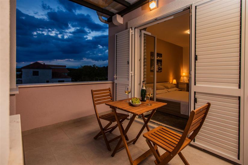 House K1, for 10 persons