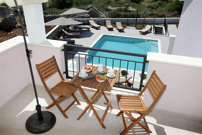 House K1, for 10 persons