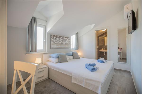 House K1, for 10 persons