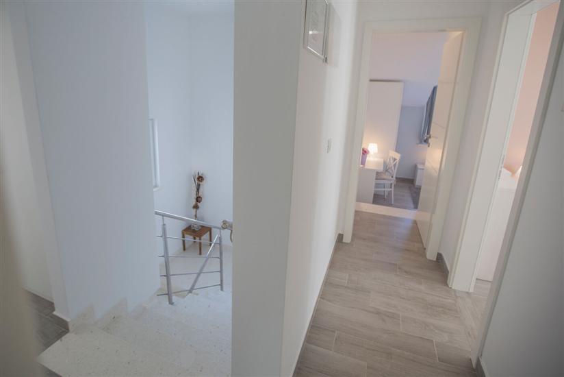 House K1, for 10 persons