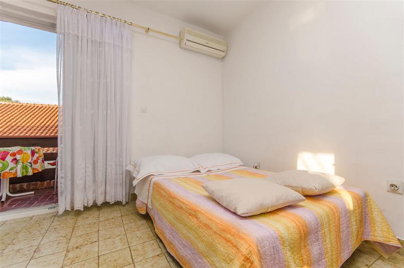 Apartment A1, for 5 persons