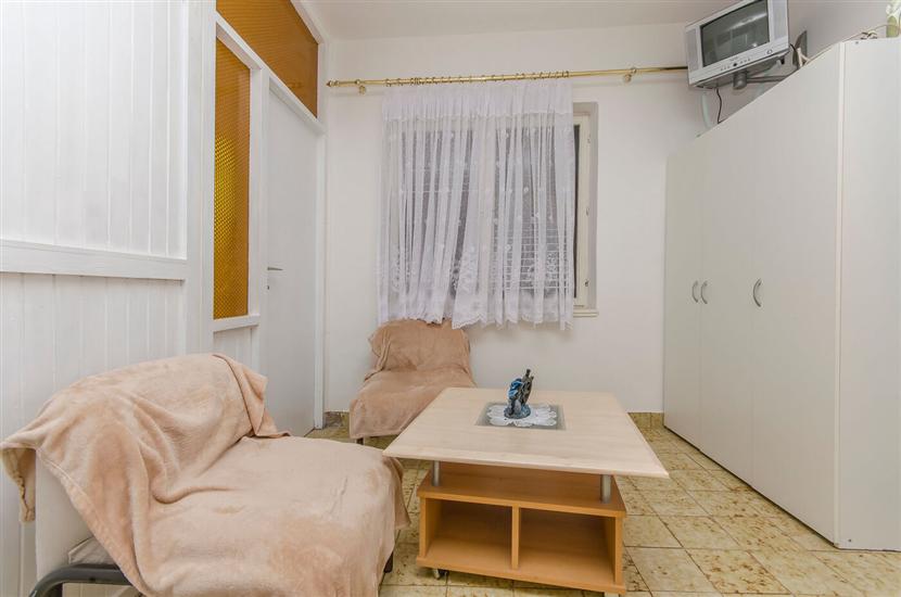 Apartment A1, for 5 persons