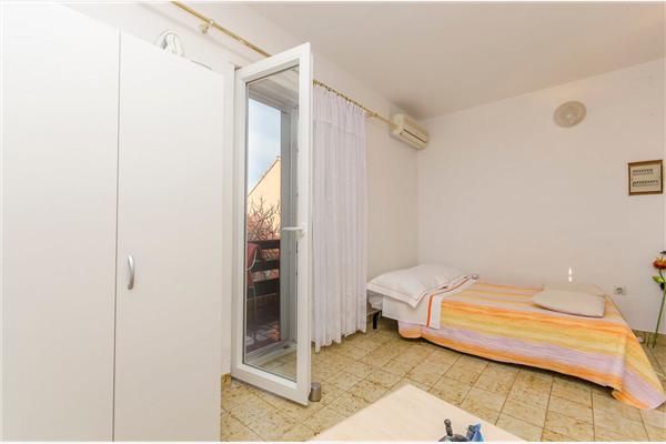 Apartment A1, for 5 persons