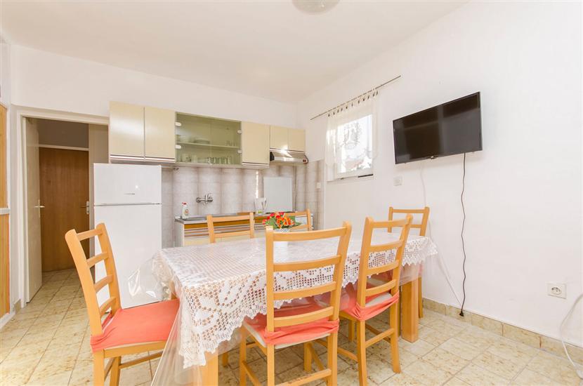 Apartment A1, for 5 persons