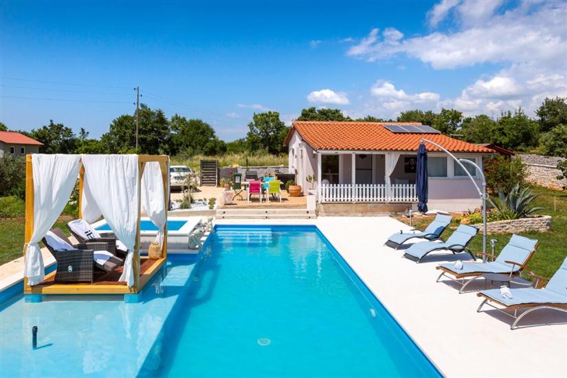 Kuća za odmor Holiday House Biloš