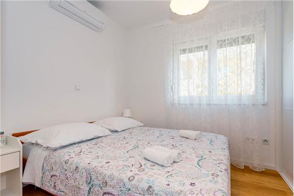 Apartment A1, for 5 persons