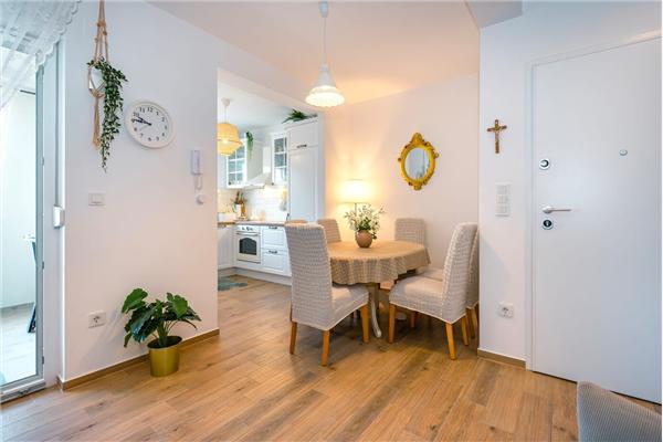 Apartment A1, for 5 persons