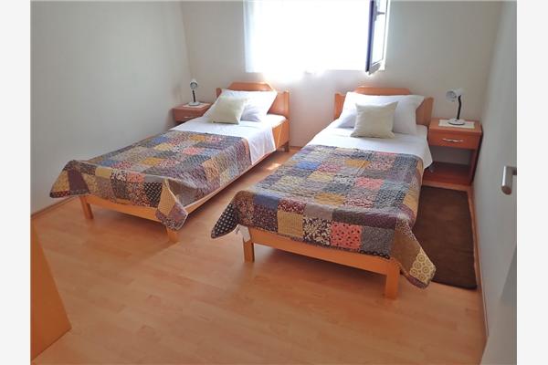 Apartment A1, for 5 persons