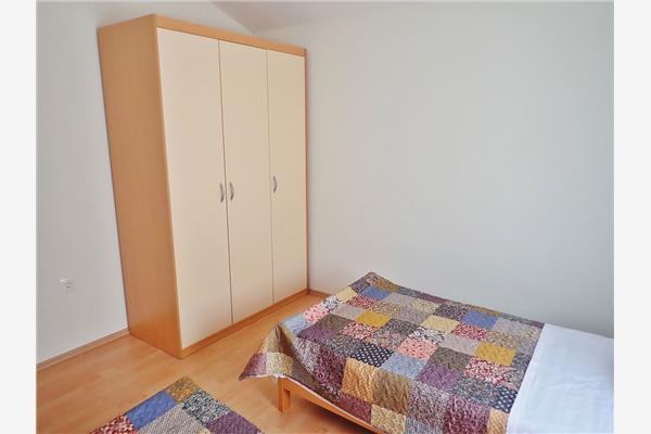 Apartment A1, for 5 persons