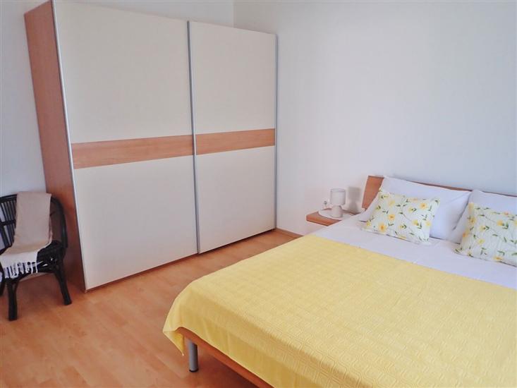 Apartment A1, for 5 persons