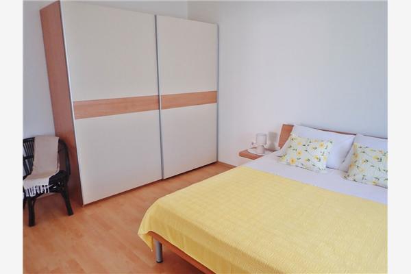 Apartment A1, for 5 persons