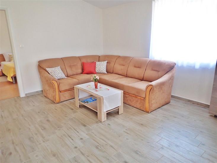 Apartment A1, for 5 persons