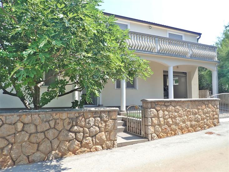 Apartment A1, for 5 persons