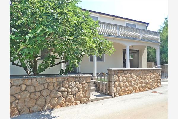 Apartment A1, for 5 persons