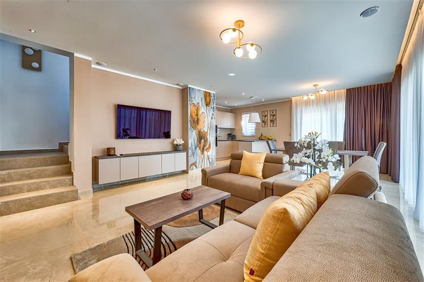 House K1, for 8 persons