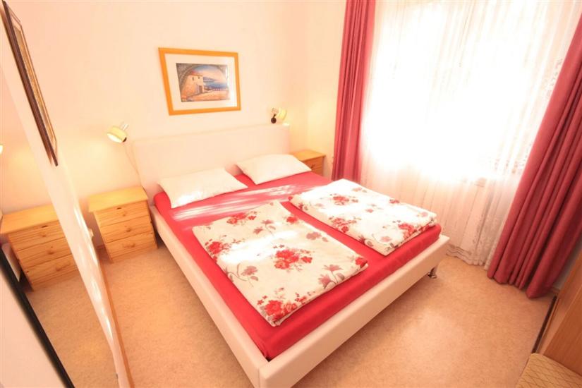 Apartment A1, for 5 persons