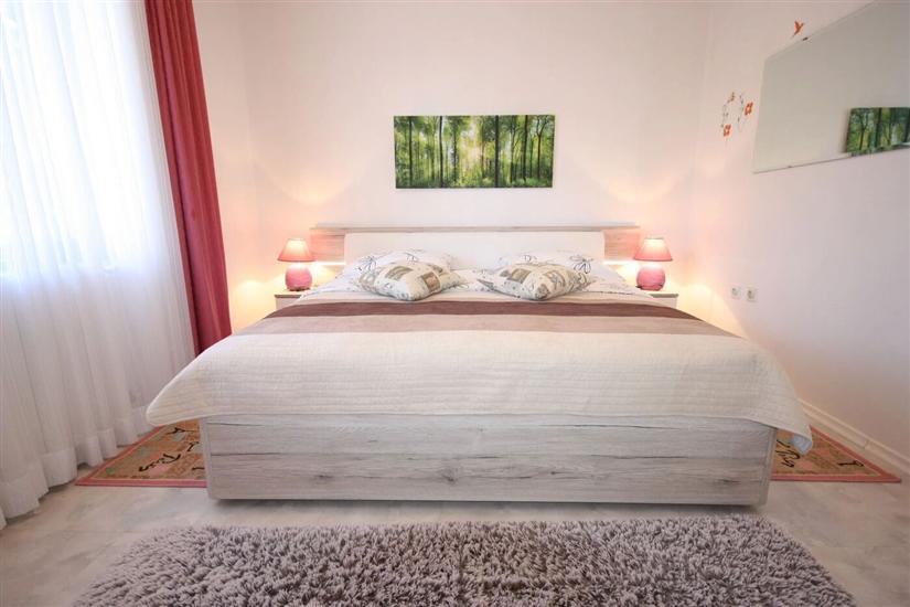 Apartment A1, for 5 persons