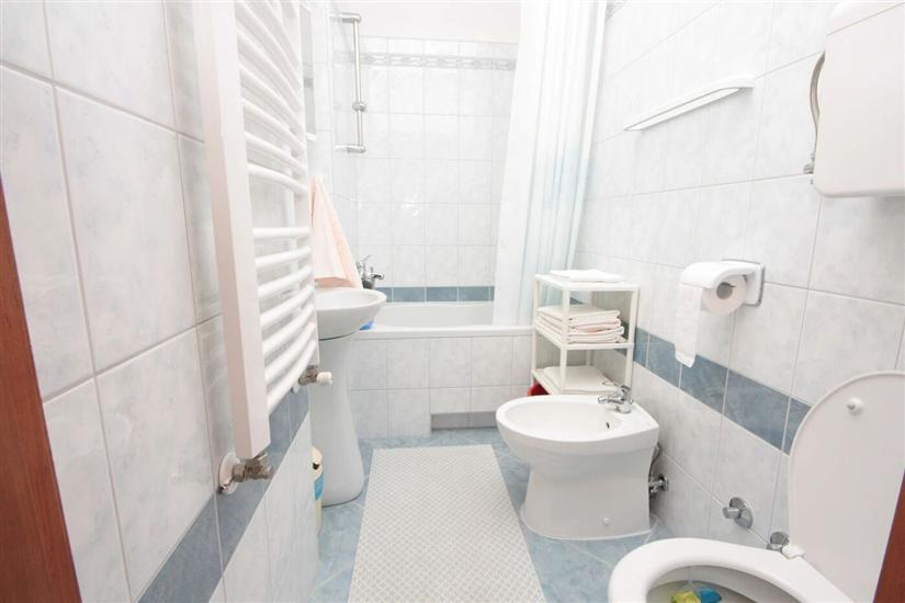 Apartment A1, for 5 persons