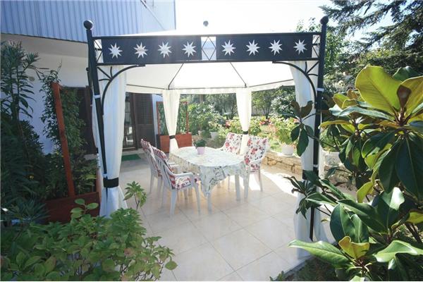 Apartment A1, for 5 persons