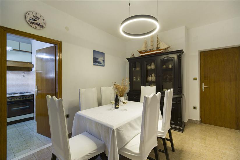Apartment A1, for 6 persons