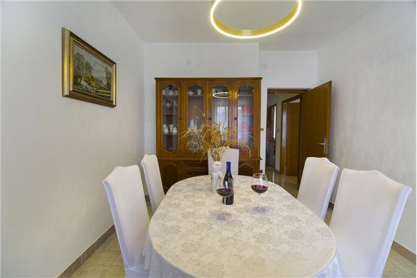 Apartment A2, for 6 persons