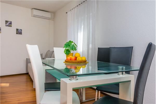 Apartment A1, for 5 persons