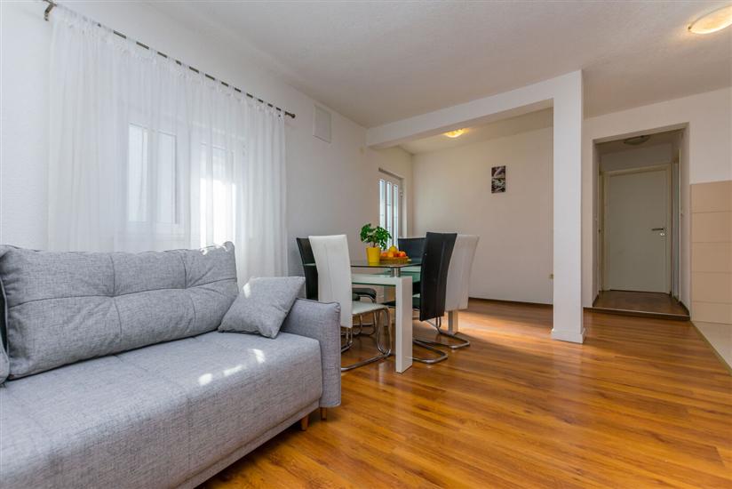 Apartment A1, for 5 persons